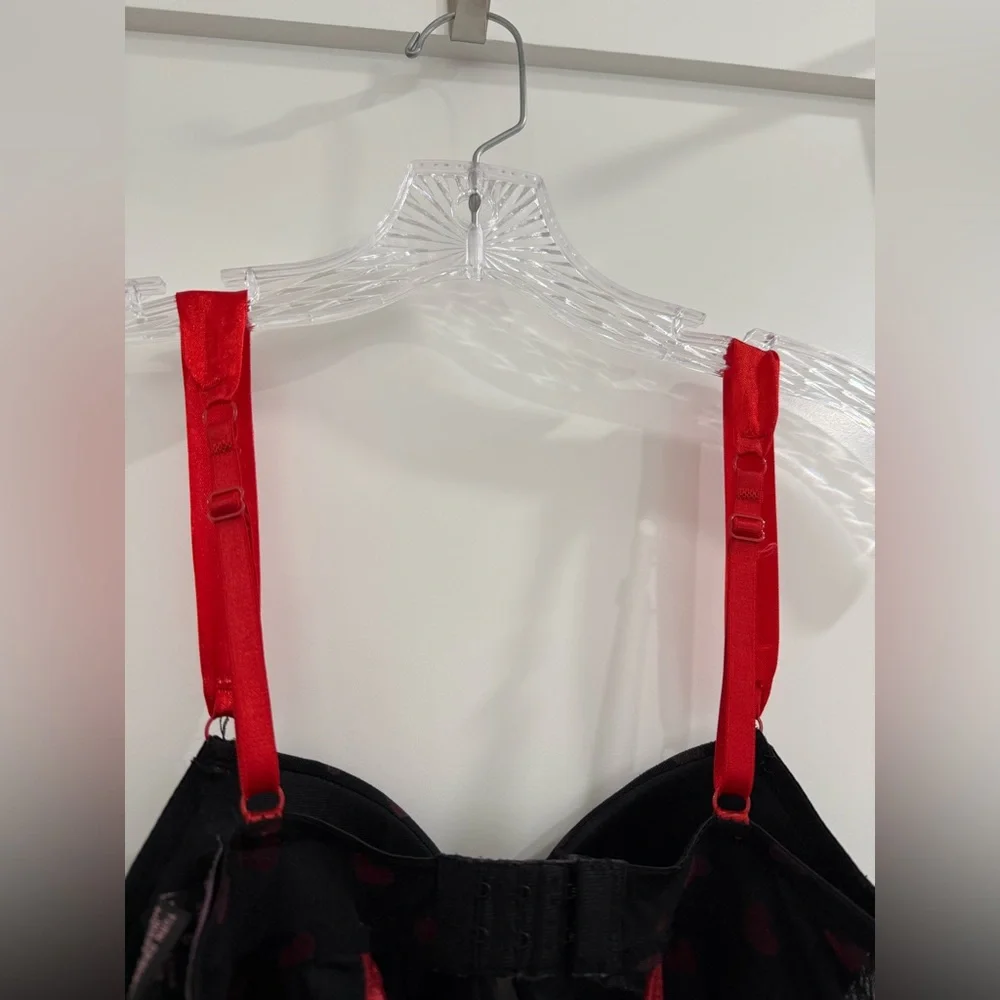 Per Lei black + red mesh babydoll lingerie top w/ lace and flocked hearts